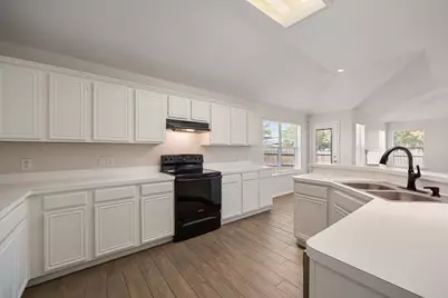 9701 Rochdale Drive, Rowlett, TX 75087 - Photo 8