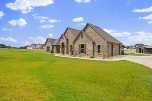 460 Royal Santana Run, Weatherford, TX 76087 - Photo 4