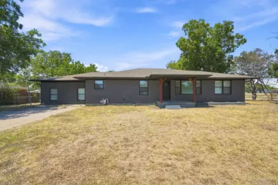 104 Casa Linda Drive, Ennis, TX 75119 - Photo 1