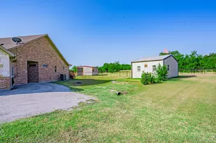 3609 Farm Land Ct, Granbury, TX 76048 - Photo 30