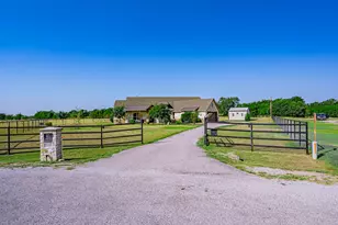 3609 Farm Land Ct, Granbury, TX 76048 - Photo 2