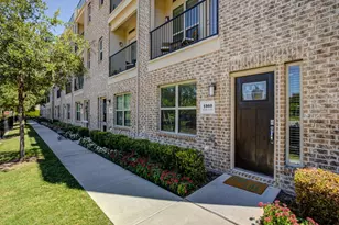 1303 Palm Canyon Dr, Dallas, TX 75204 - Photo 1