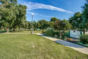 1303 Palm Canyon Dr, Dallas, TX 75204 - Photo 14