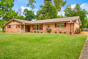 165 E Bennett St, Detroit, TX 75436 - Photo 2