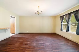 165 E Bennett St, Detroit, TX 75436 - Photo 4