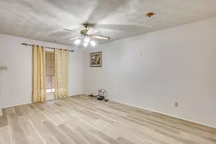 312 NW Wintercrest Rd, Burleson, TX 76028 - Photo 4