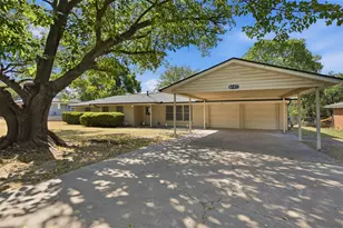 6121 Ten Mile Bridge Rd, Fort Worth, TX 76135 - Photo 4