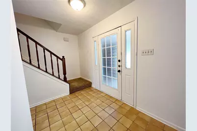 616 Valley Spring Drive, Arlington, TX 76018 - Photo 2