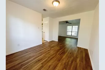 616 Valley Spring Drive, Arlington, TX 76018 - Photo 4