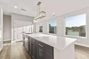 825 Premier Pkwy, Grand Prairie, TX 75051 - Photo 4