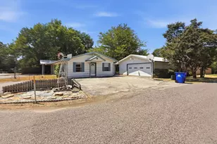 97 Heddingham Dr, Gordonville, TX 76245 - Photo 2
