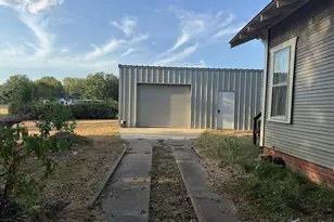 410 E Main St, Wortham, TX 76693 - Photo 28