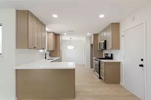 3138 Touraine Dr, Dallas, TX 75211 - Photo 10