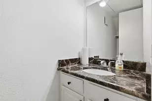9801 Royal Ln, Dallas, TX 75231 - Photo 6