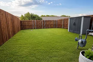 585 Hutchinson Ln, Lewisville, TX 75077 - Photo 24
