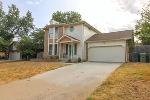 6111 Farmingdale Dr, Arlington, TX 76001 - Photo 2