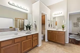 9750 Grassland Dr, Frisco, TX 75035 - Photo 14