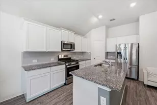 14437 Leadrope Cir, Fort Worth, TX 76052 - Photo 18