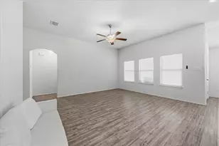 14437 Leadrope Cir, Fort Worth, TX 76052 - Photo 12