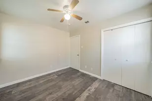 4646 Ridgepoint Dr, Dallas, TX 75211 - Photo 16