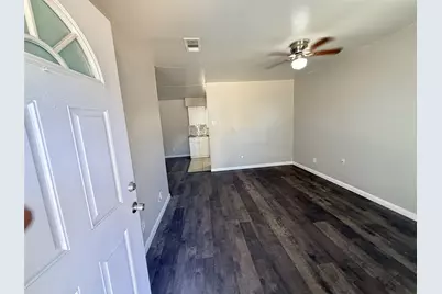 4646 Ridgepoint Drive, Dallas, TX 75211 - Photo 2