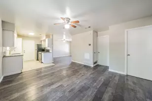 4646 Ridgepoint Dr, Dallas, TX 75211 - Photo 4
