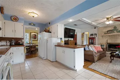 112 W Ireland Drive, Irving, TX 75062 - Photo 10
