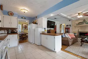 112 W Ireland Dr, Irving, TX 75062 - Photo 10