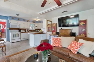 112 W Ireland Dr, Irving, TX 75062 - Photo 8