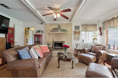 112 W Ireland Drive, Irving, TX 75062 - Photo 6