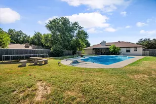 108 Haywood Dr, Benbrook, TX 76126 - Photo 26