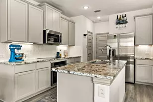 1126 Bowie Dr, Lewisville, TX 75077 - Photo 10