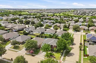 800 Poncho Ln, Fort Worth, TX 76052 - Photo 36