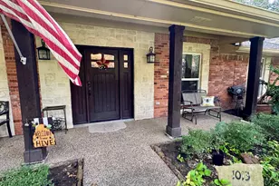 1013 Overhill Dr, Bedford, TX 76022 - Photo 2