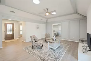 2213 Trinity Springs Dr, Carrollton, TX 75007 - Photo 2