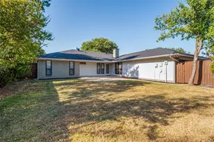 2213 Trinity Springs Dr, Carrollton, TX 75007 - Photo 18