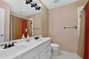 605 Oak Hollow Ln, Flower Mound, TX 75028 - Photo 22