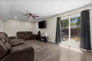 1309 Glenwood St, Grand Prairie, TX 75052 - Photo 6