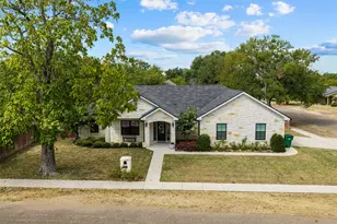 403 S Adams St, McGregor, TX 76657 - Photo 2