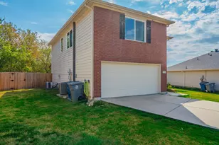 1997 Courtside Dr, Dallas, TX 75051 - Photo 24