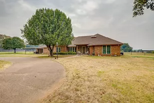 3113 County Rd 530B, Burleson, TX 76028 - Photo 2
