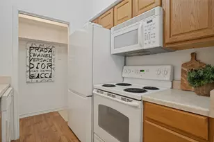 1300 Cantor Dr, Arlington, TX 76011 - Photo 8