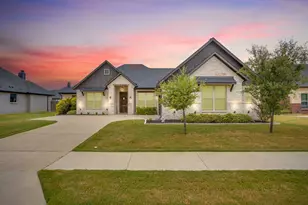 112 Steves Way, Waxahachie, TX 75165 - Photo 1