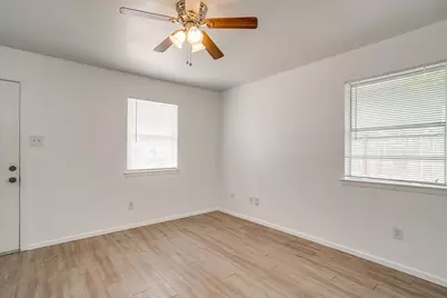 1421 5th Avenue, Fort Worth, TX 76104 - Photo 8