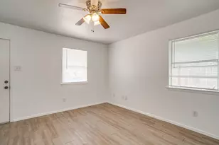 1421 5th Ave, Fort Worth, TX 76104 - Photo 8