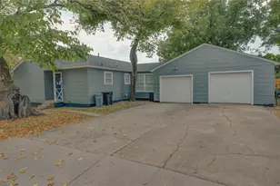 1100 Wade Hampton St, Benbrook, TX 76126 - Photo 2
