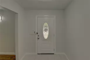 1100 Wade Hampton St, Benbrook, TX 76126 - Photo 4