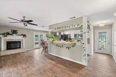 2015 Roberts Drive, Granbury, TX 76048 - Photo 4