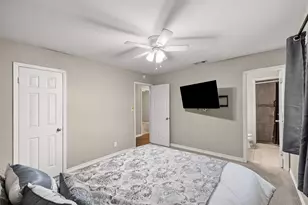2015 Roberts Dr, Granbury, TX 76048 - Photo 14