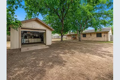 2015 Roberts Drive, Granbury, TX 76048 - Photo 24
